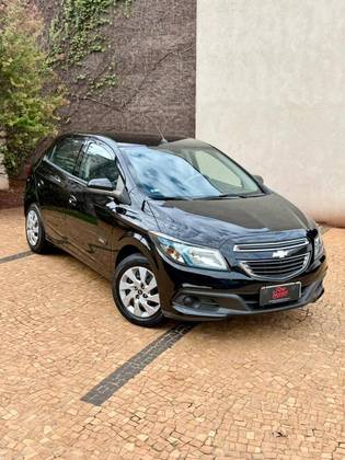 CHEVROLET ONIX 1.4 MPFI LT 8V FLEX 4P MANUAL CHEVROLET ONIX 1.4 MPFI LT 8V FLEX 4P MANUAL